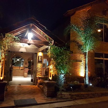 Apart Hotel Piscu Yaco Merlo Buitenkant foto