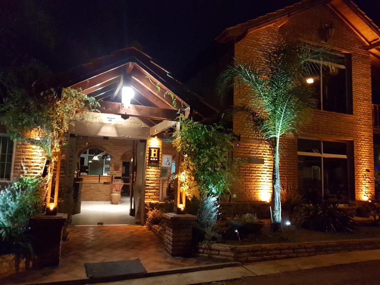Apart Hotel Piscu Yaco Merlo Buitenkant foto